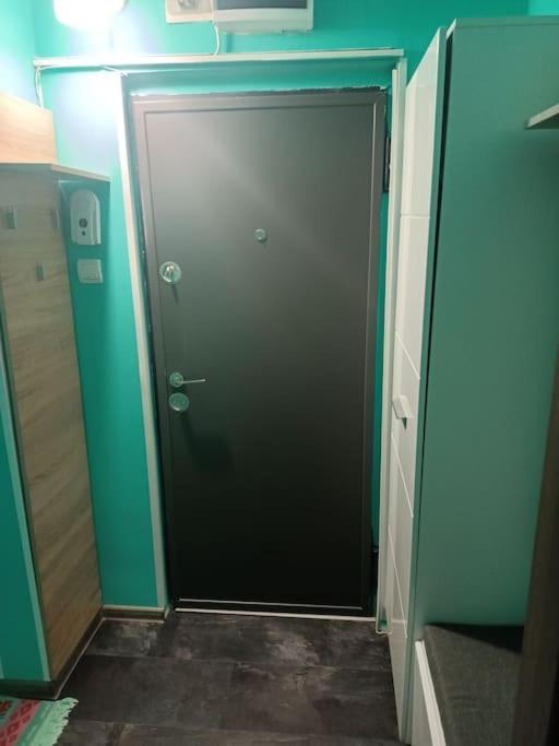 Private Room Near 3 Min Metrou Crangasi, 40 M2 Bucarest Exterior foto