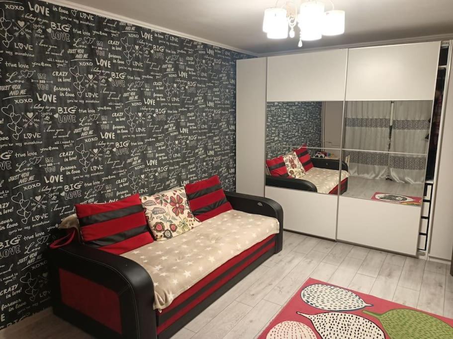 Private Room Near 3 Min Metrou Crangasi, 40 M2 Bucarest Exterior foto