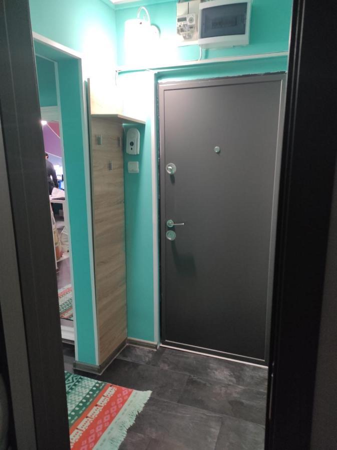 Private Room Near 3 Min Metrou Crangasi, 40 M2 Bucarest Exterior foto